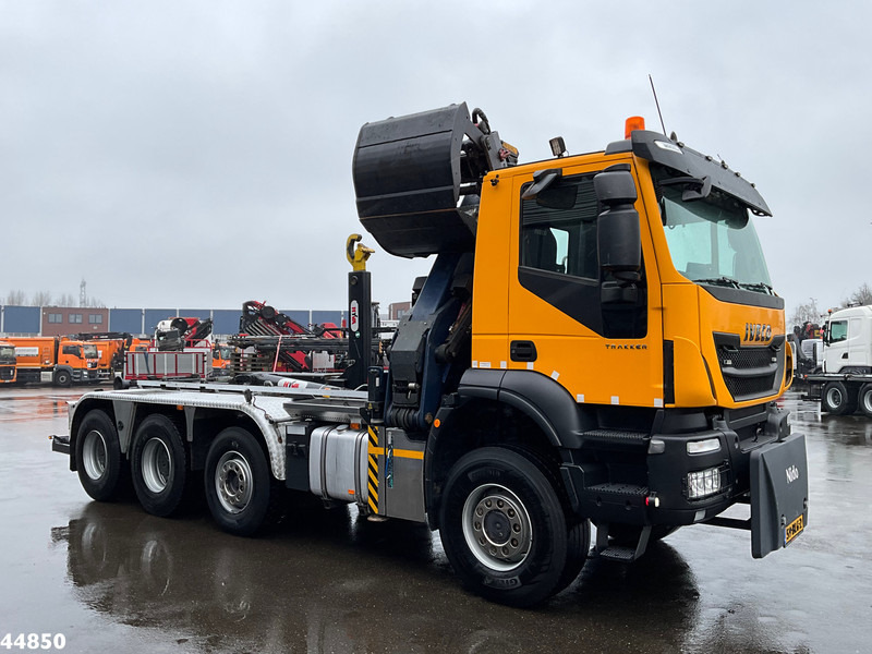 Iveco Trakker AD380T41W 8x6 Euro 6 HMF 19 Tonmeter Z-kraan - شاحنة ذات الخطاف, شاحنة كرين: صور 5 Iveco Trakker AD380T41W 8x6 Euro 6 HMF 19 Tonmeter Z-kraan - شاحنة ذات الخطاف, شاحنة كرين: صور 5