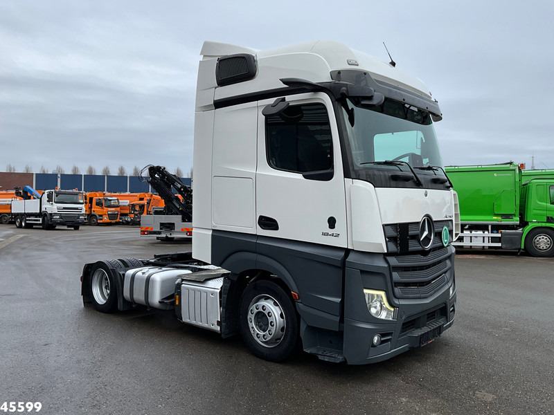 Mercedes-Benz Actros 1842 Mega GigaSpace MirrorCam - شاحنة جرار: صور 3 Mercedes-Benz Actros 1842 Mega GigaSpace MirrorCam - شاحنة جرار: صور 3