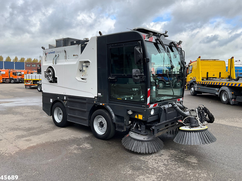 Schmidt Cleango Compact 500 Euro 6 with 3-rd brush Just 4.260 km! - سياره كنس شوارع: صور 4 Schmidt Cleango Compact 500 Euro 6 with 3-rd brush Just 4.260 km! - سياره كنس شوارع: صور 4