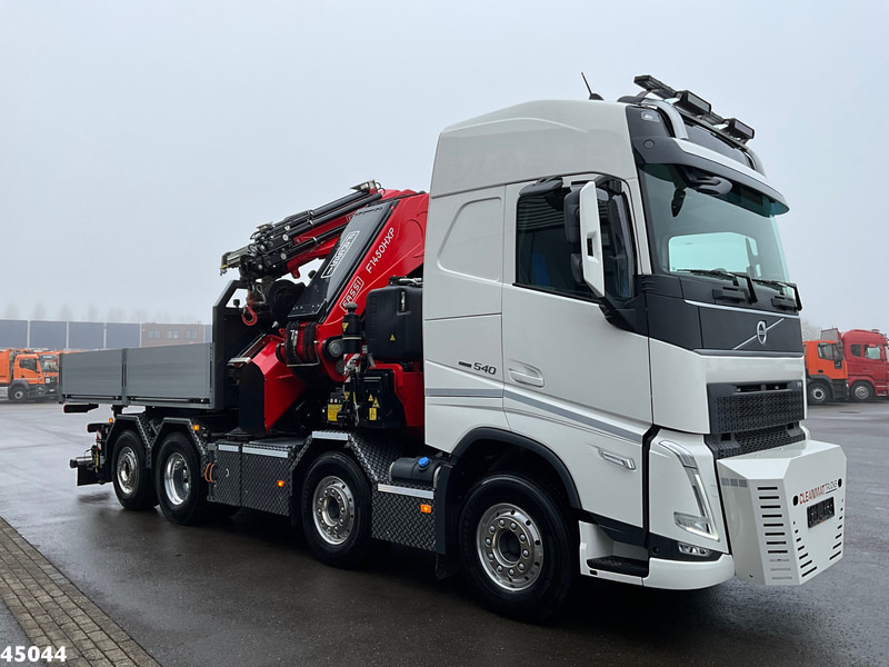Volvo FH 540 8x2 Fassi 145 Tonmeter laadkraan + Fly-JIb Just 7.187 Km! Demo voertuig! - شاحنة جرار: صور 4 Volvo FH 540 8x2 Fassi 145 Tonmeter laadkraan + Fly-JIb Just 7.187 Km! Demo voertuig! - شاحنة جرار: صور 4