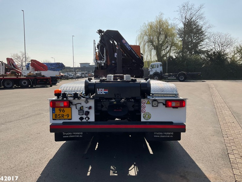 Volvo FM 420 8x2 HMF 28 Tonmeter laadkraan - شاحنة ذات الخطاف, شاحنة كرين: صور 3 Volvo FM 420 8x2 HMF 28 Tonmeter laadkraan - شاحنة ذات الخطاف, شاحنة كرين: صور 3