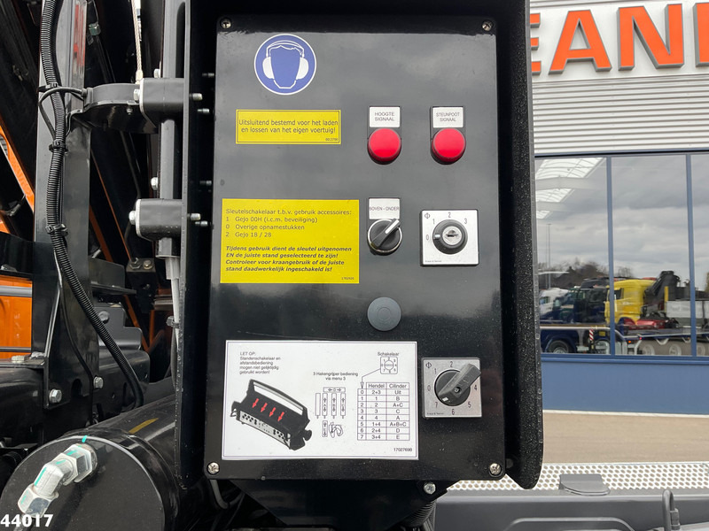 شاحنة ذات الخطاف, شاحنة كرين Volvo FM 420 8x2 Hiab 25 Tonmeter laadkraan + Welvaarts weighing system: صور 11