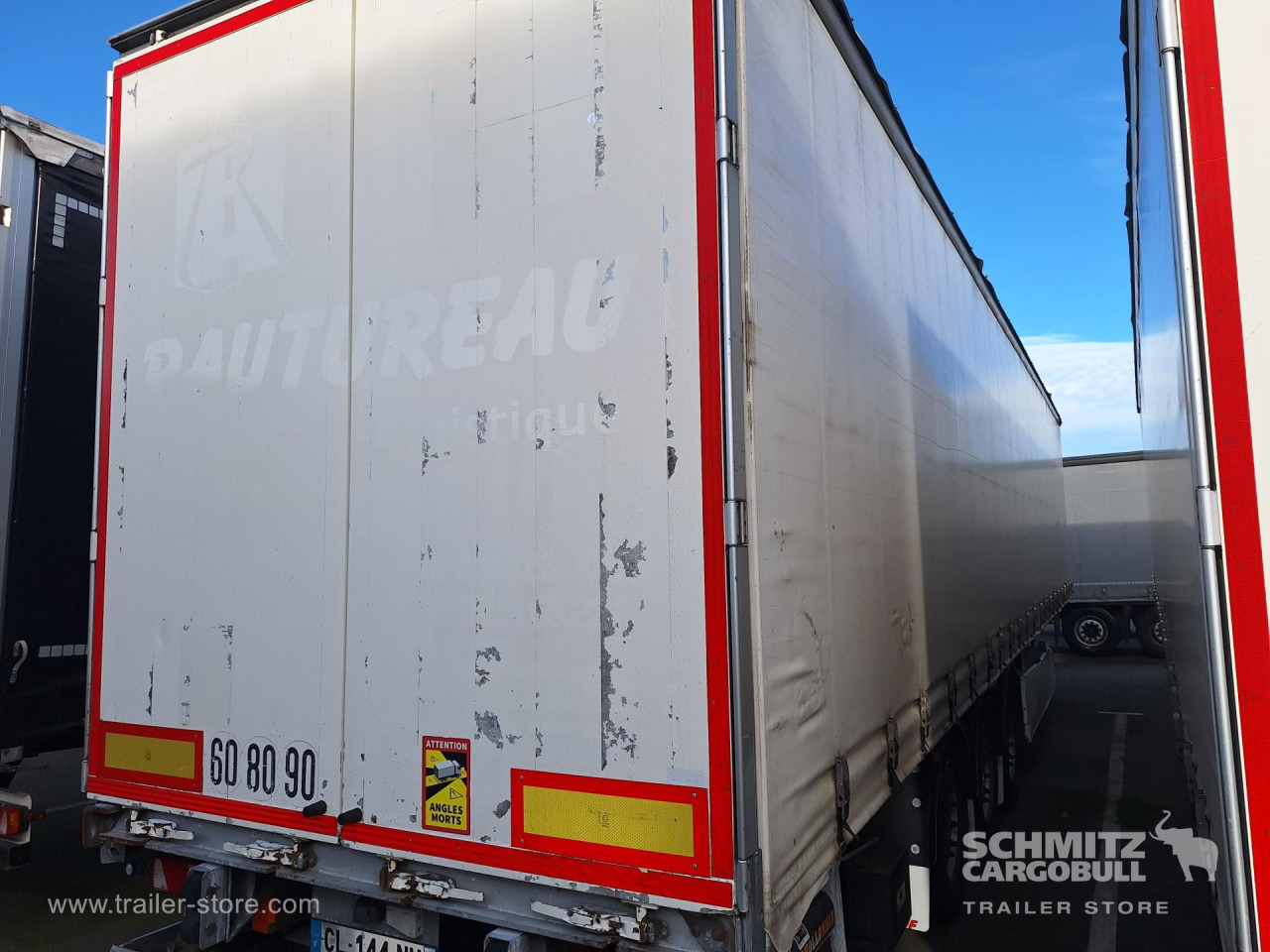 FRUEHAUF Curtainsider Standard Taillift - الخيمة نصف مقطورة: صور 1 FRUEHAUF Curtainsider Standard Taillift - الخيمة نصف مقطورة: صور 1