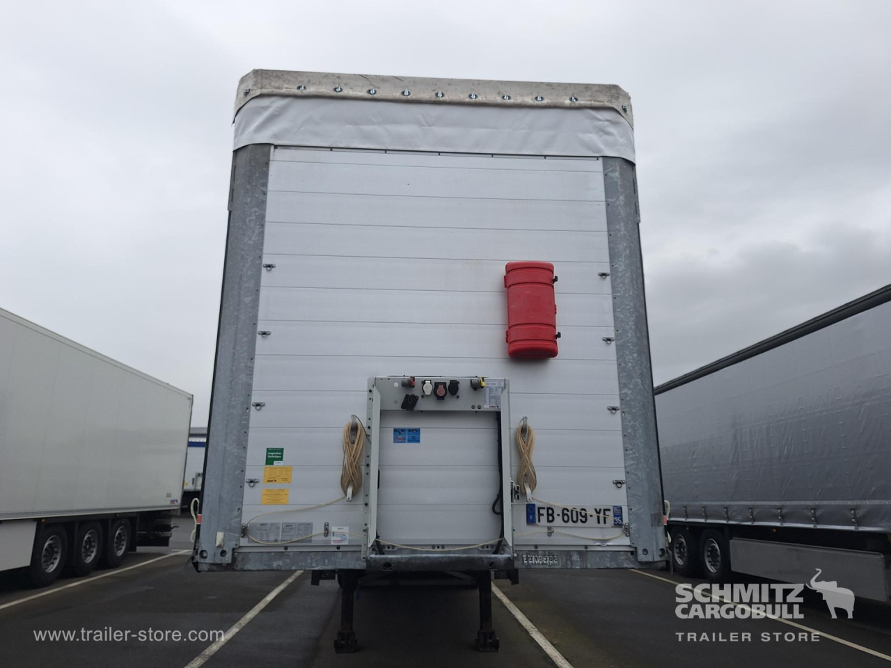 SCHMITZ Curtainsider Standard Taillift - الخيمة نصف مقطورة: صور 2 SCHMITZ Curtainsider Standard Taillift - الخيمة نصف مقطورة: صور 2