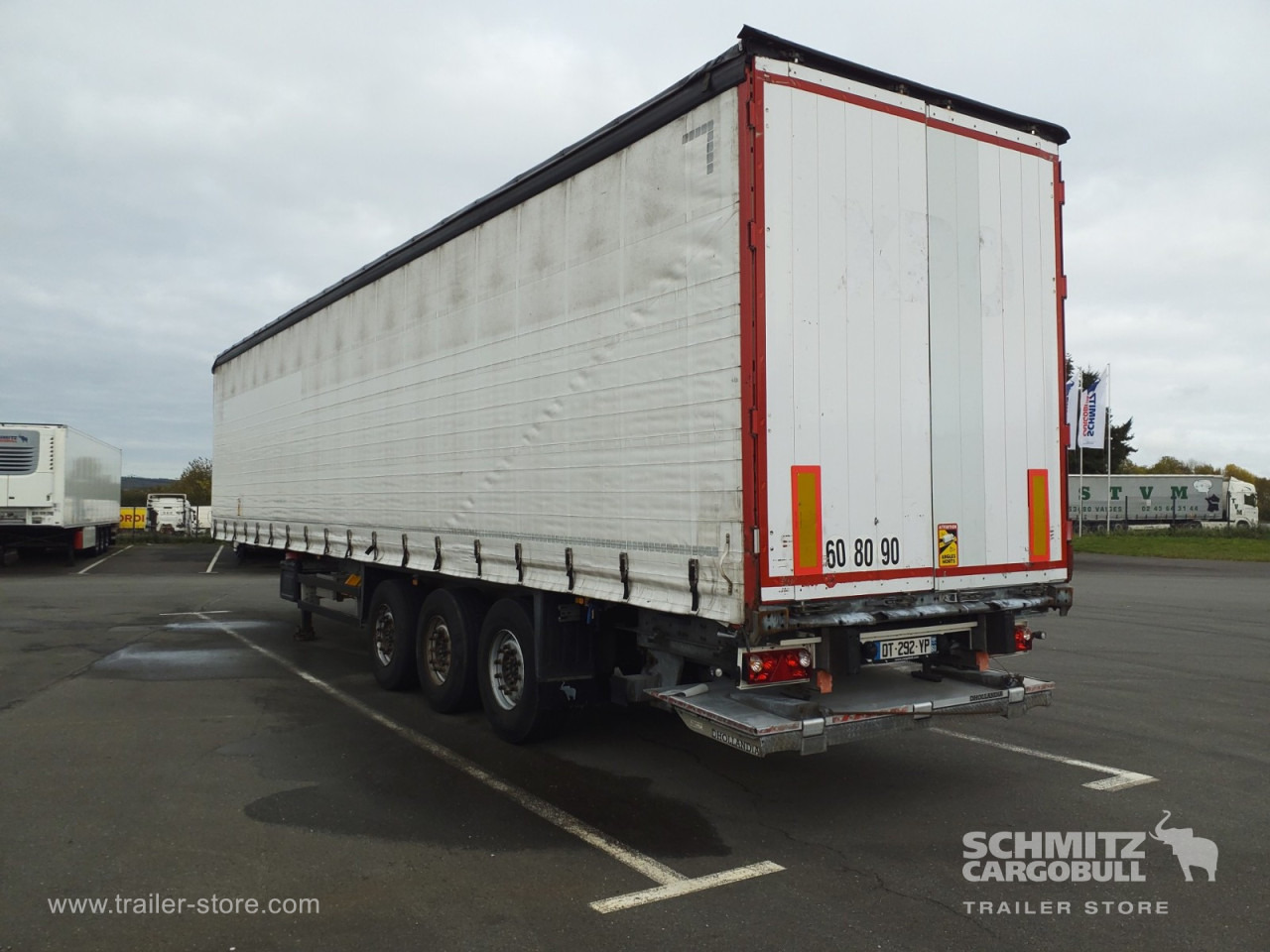 SCHMITZ Curtainsider Standard Taillift - الخيمة نصف مقطورة: صور 4 SCHMITZ Curtainsider Standard Taillift - الخيمة نصف مقطورة: صور 4