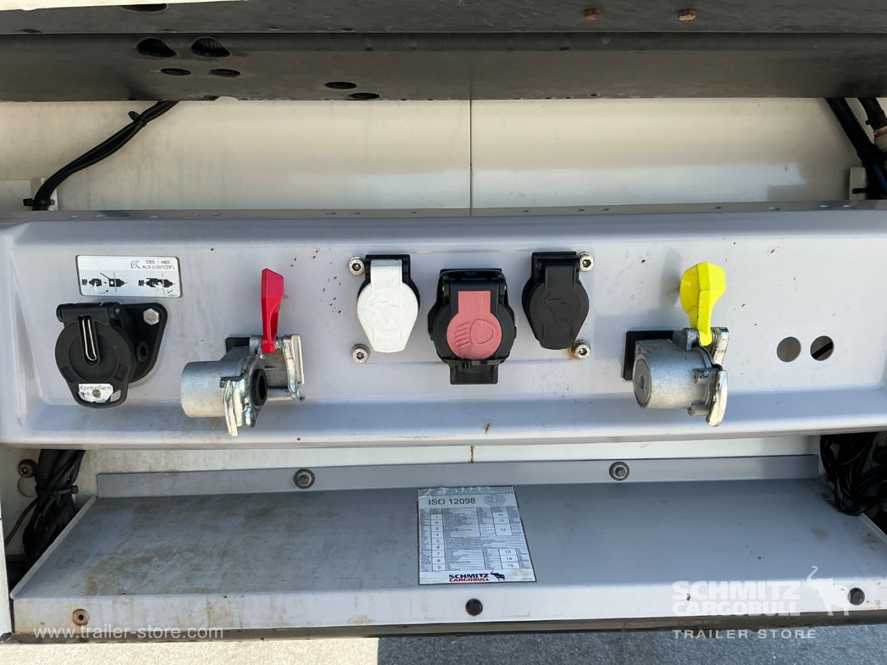 SCHMITZ Reefer Meat hanging system - متساوي نصف مقطورة: صور 4 SCHMITZ Reefer Meat hanging system - متساوي نصف مقطورة: صور 4