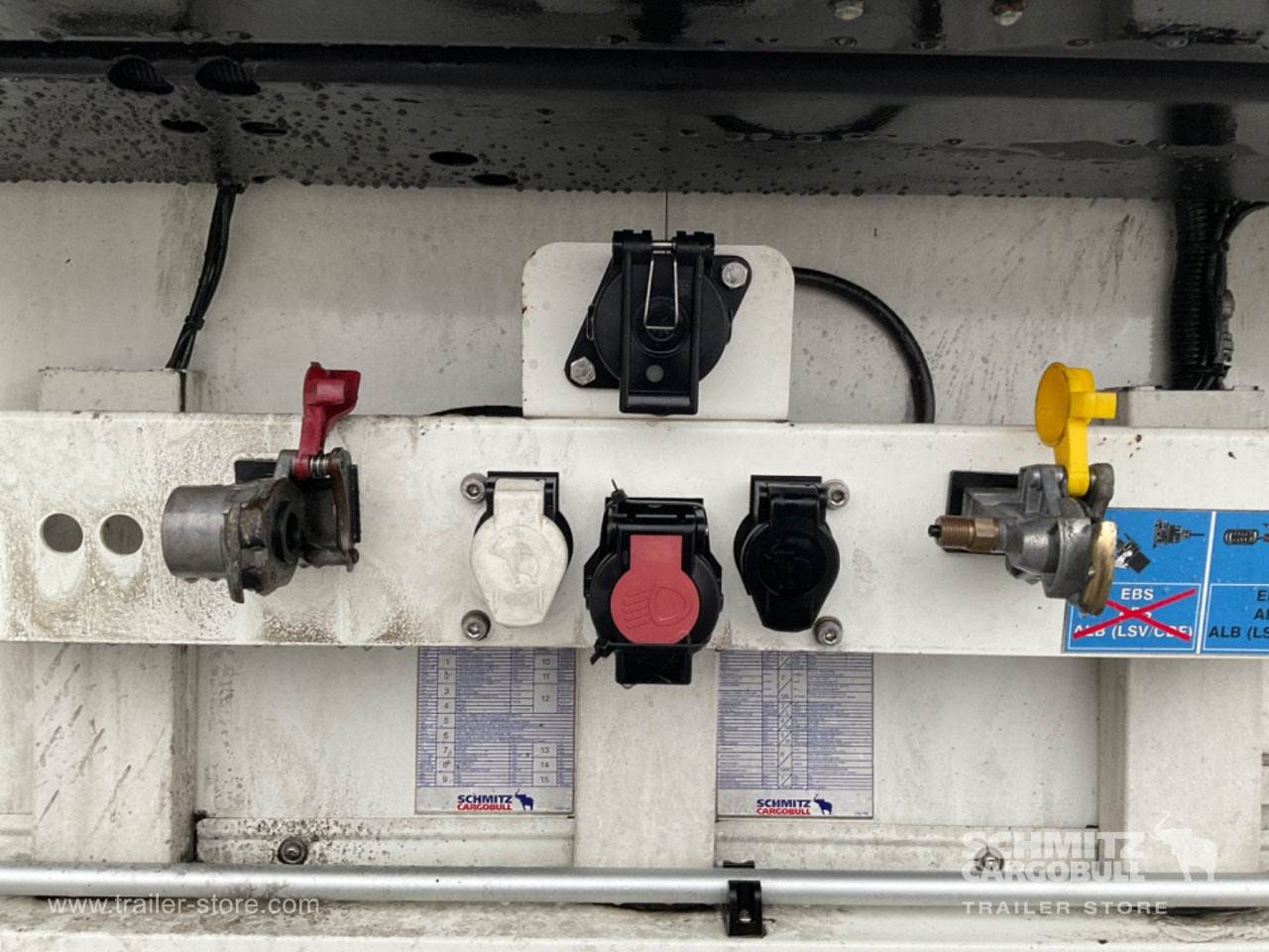 SCHMITZ Reefer Multitemp Double deck - متساوي نصف مقطورة: صور 4 SCHMITZ Reefer Multitemp Double deck - متساوي نصف مقطورة: صور 4