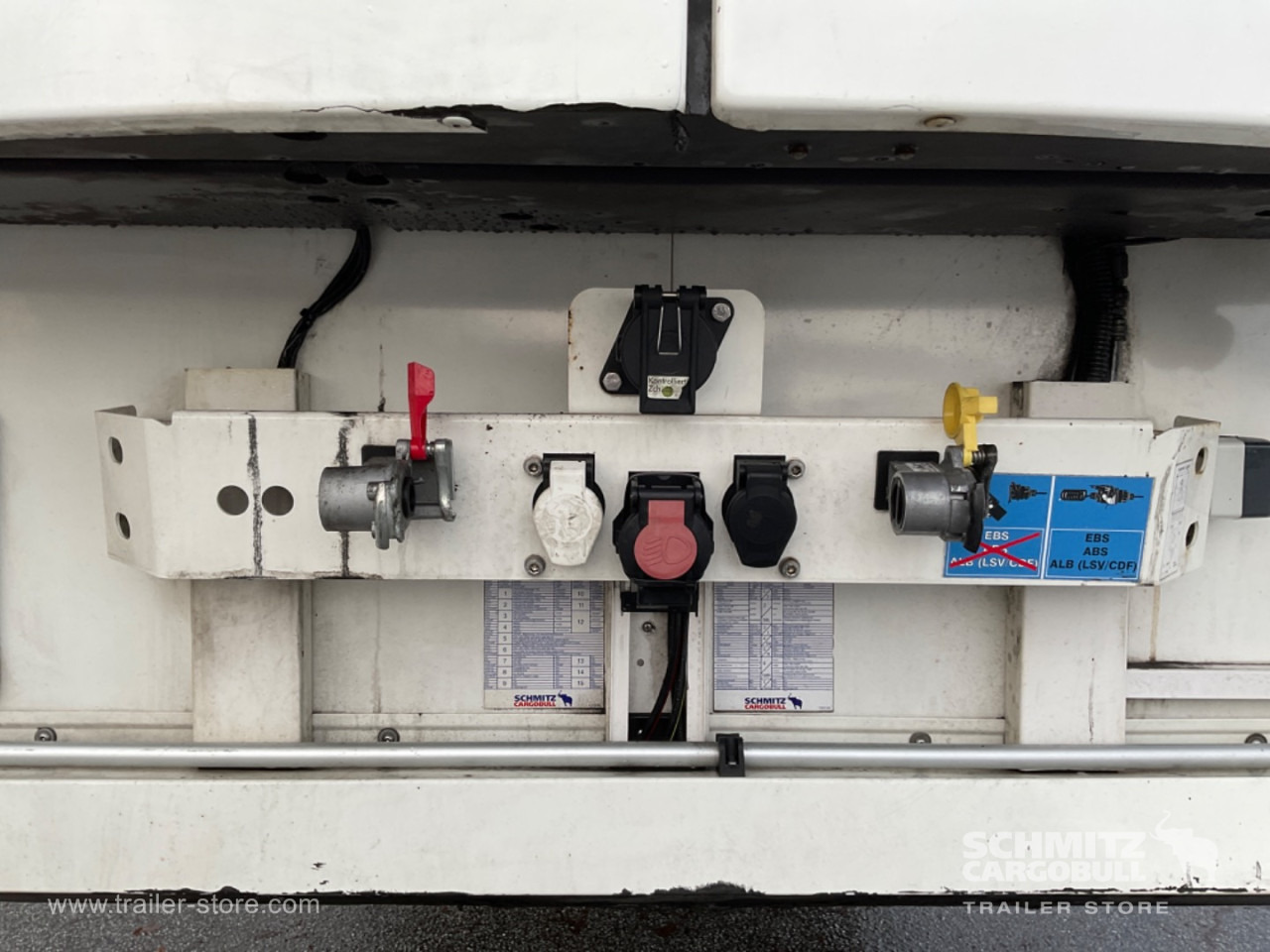 SCHMITZ Reefer Multitemp Double deck - متساوي نصف مقطورة: صور 4 SCHMITZ Reefer Multitemp Double deck - متساوي نصف مقطورة: صور 4