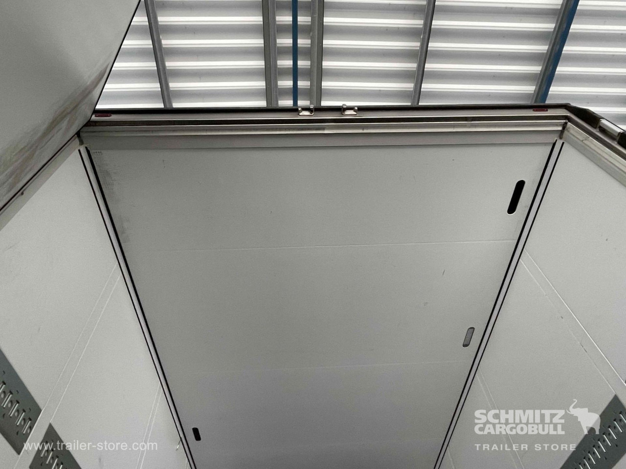 SCHMITZ Semiremolque Frigo Standard - متساوي نصف مقطورة: صور 3 SCHMITZ Semiremolque Frigo Standard - متساوي نصف مقطورة: صور 3