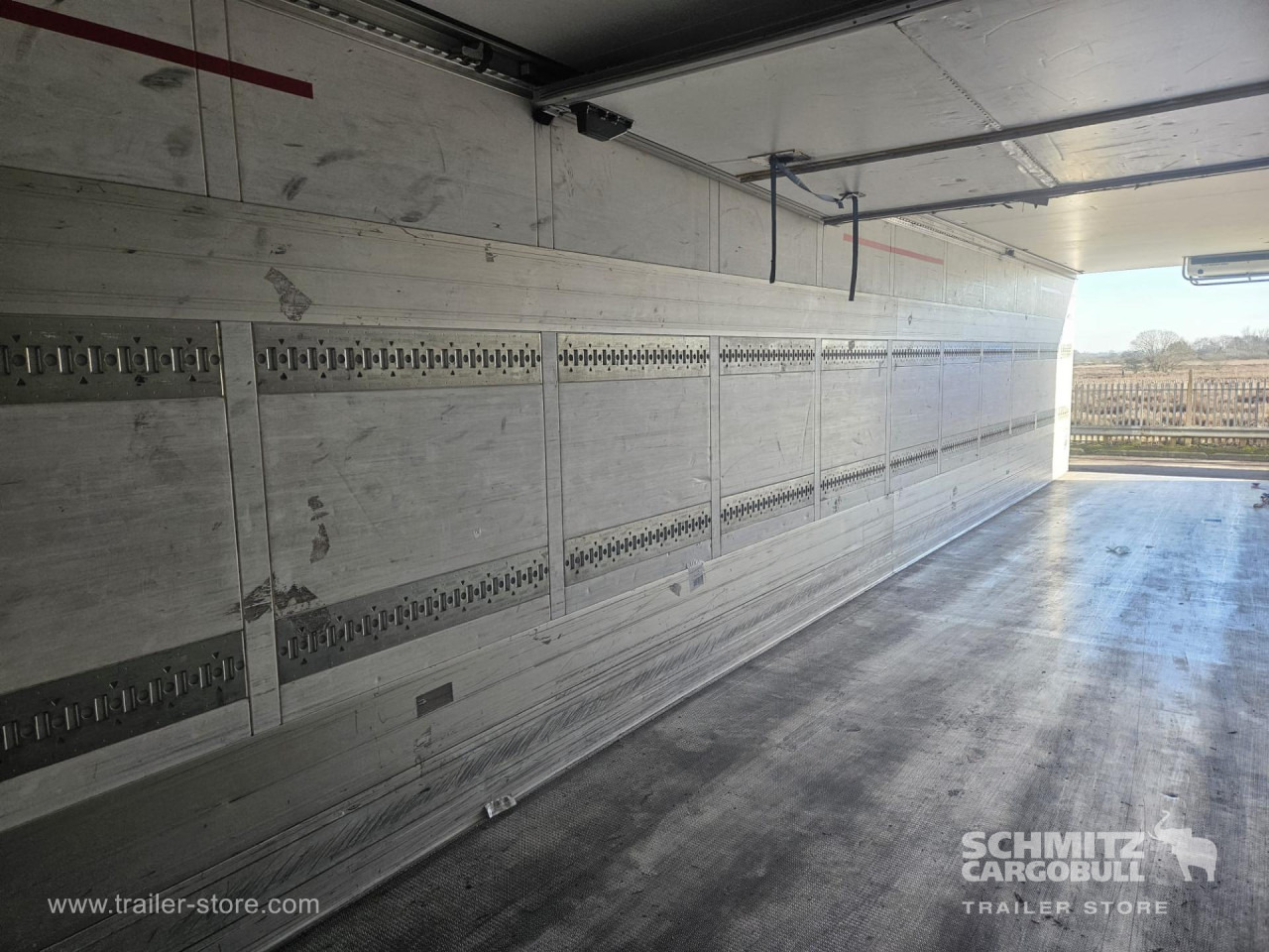 SCHMITZ Reefer Multitemp - متساوي نصف مقطورة: صور 3 SCHMITZ Reefer Multitemp - متساوي نصف مقطورة: صور 3
