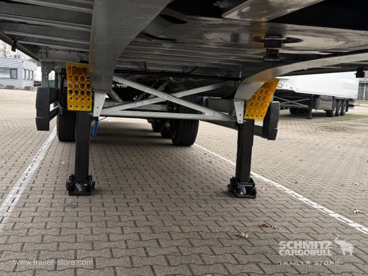 SCHMITZ Oplegger Kasten Standard Roller shutter door - بصندوق مغلق نصف مقطورة: صور 3 SCHMITZ Oplegger Kasten Standard Roller shutter door - بصندوق مغلق نصف مقطورة: صور 3