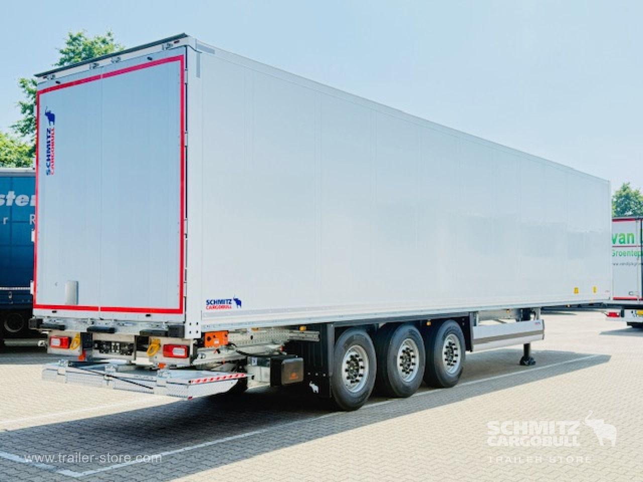 SCHMITZ Oplegger Kasten Standard Taillift - بصندوق مغلق نصف مقطورة: صور 1 SCHMITZ Oplegger Kasten Standard Taillift - بصندوق مغلق نصف مقطورة: صور 1
