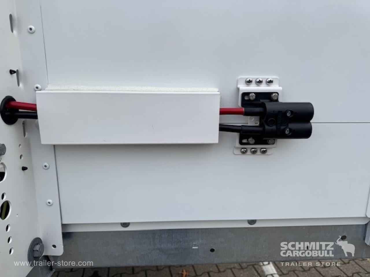 SCHMITZ Oplegger Kasten Standard Taillift - بصندوق مغلق نصف مقطورة: صور 3 SCHMITZ Oplegger Kasten Standard Taillift - بصندوق مغلق نصف مقطورة: صور 3