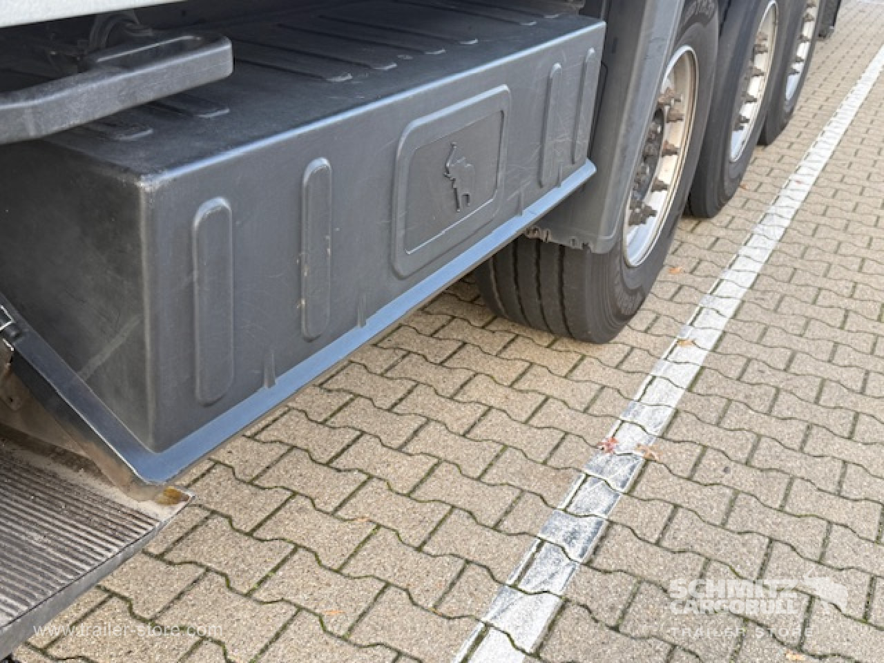 SCHMITZ Oplegger Kasten Standard Taillift - بصندوق مغلق نصف مقطورة: صور 2 SCHMITZ Oplegger Kasten Standard Taillift - بصندوق مغلق نصف مقطورة: صور 2