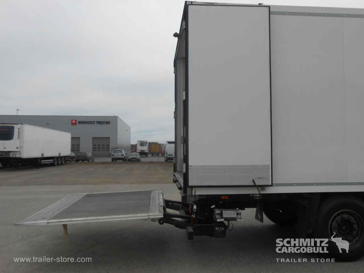 SCHMITZ Reefer Multitemp Taillift - متساوي نصف مقطورة: صور 4 SCHMITZ Reefer Multitemp Taillift - متساوي نصف مقطورة: صور 4