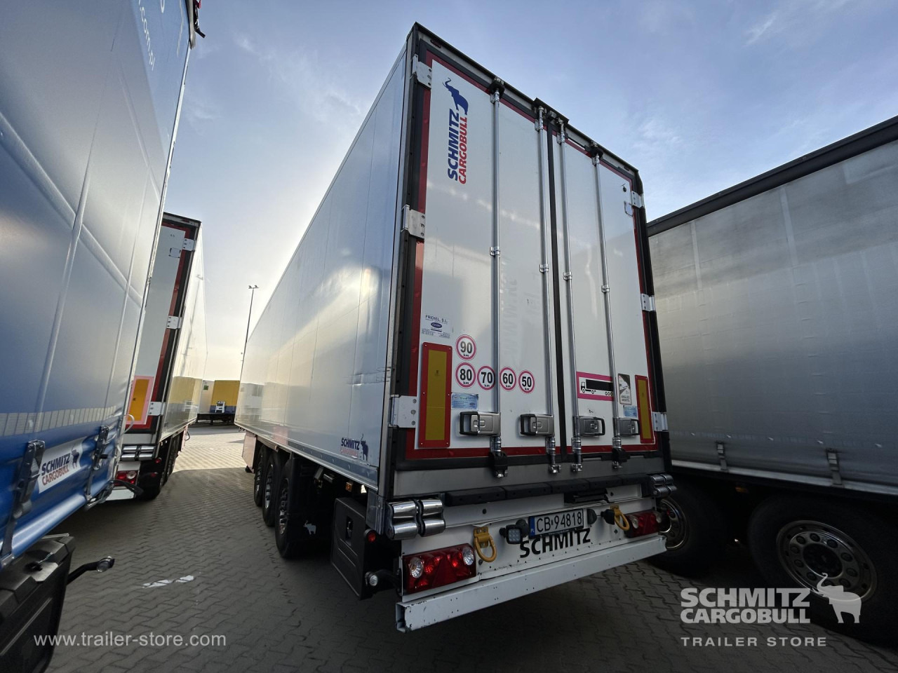 SCHMITZ Reefer Standard - متساوي نصف مقطورة: صور 4 SCHMITZ Reefer Standard - متساوي نصف مقطورة: صور 4