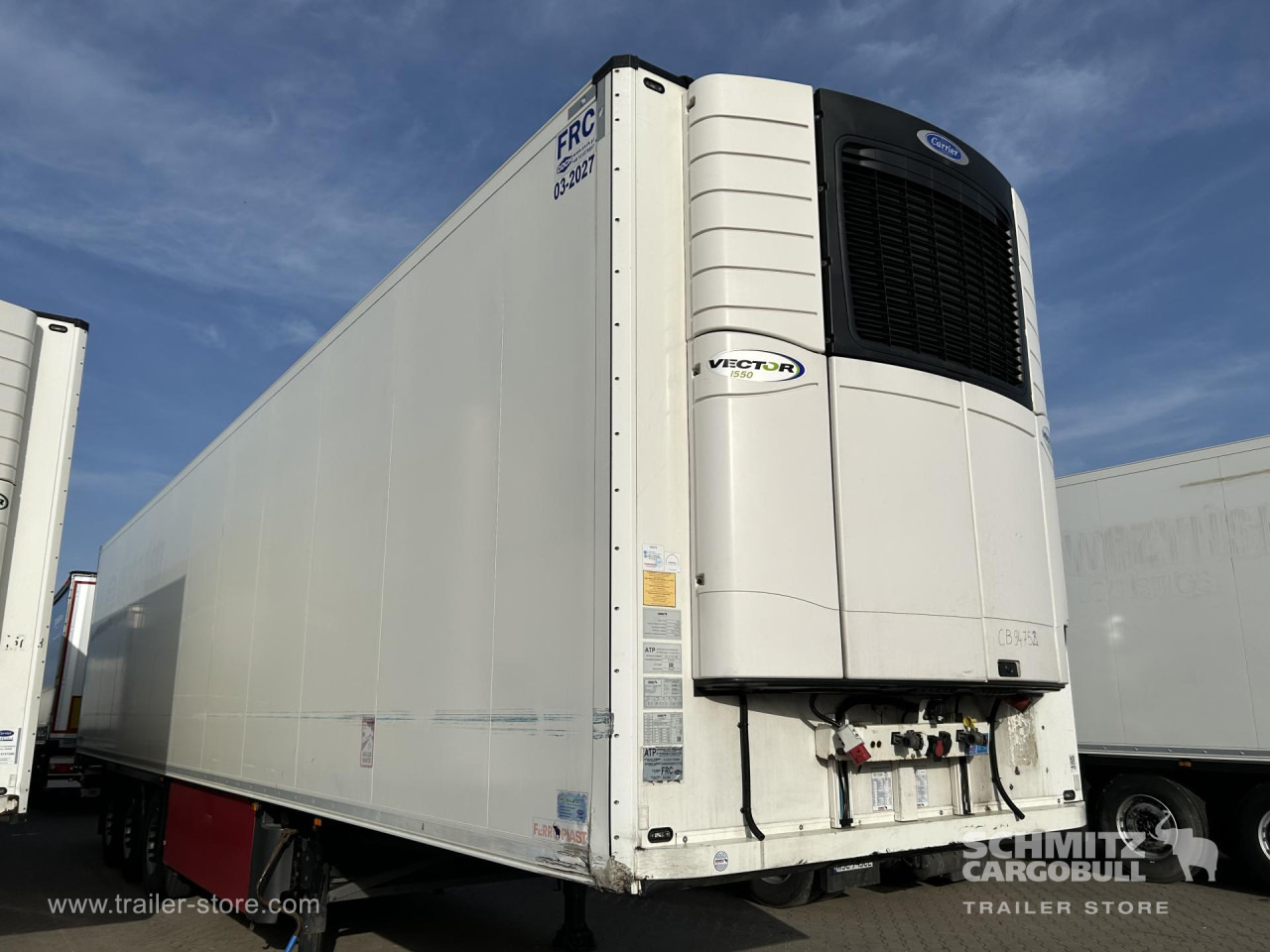 SCHMITZ Reefer Standard - متساوي نصف مقطورة: صور 1 SCHMITZ Reefer Standard - متساوي نصف مقطورة: صور 1