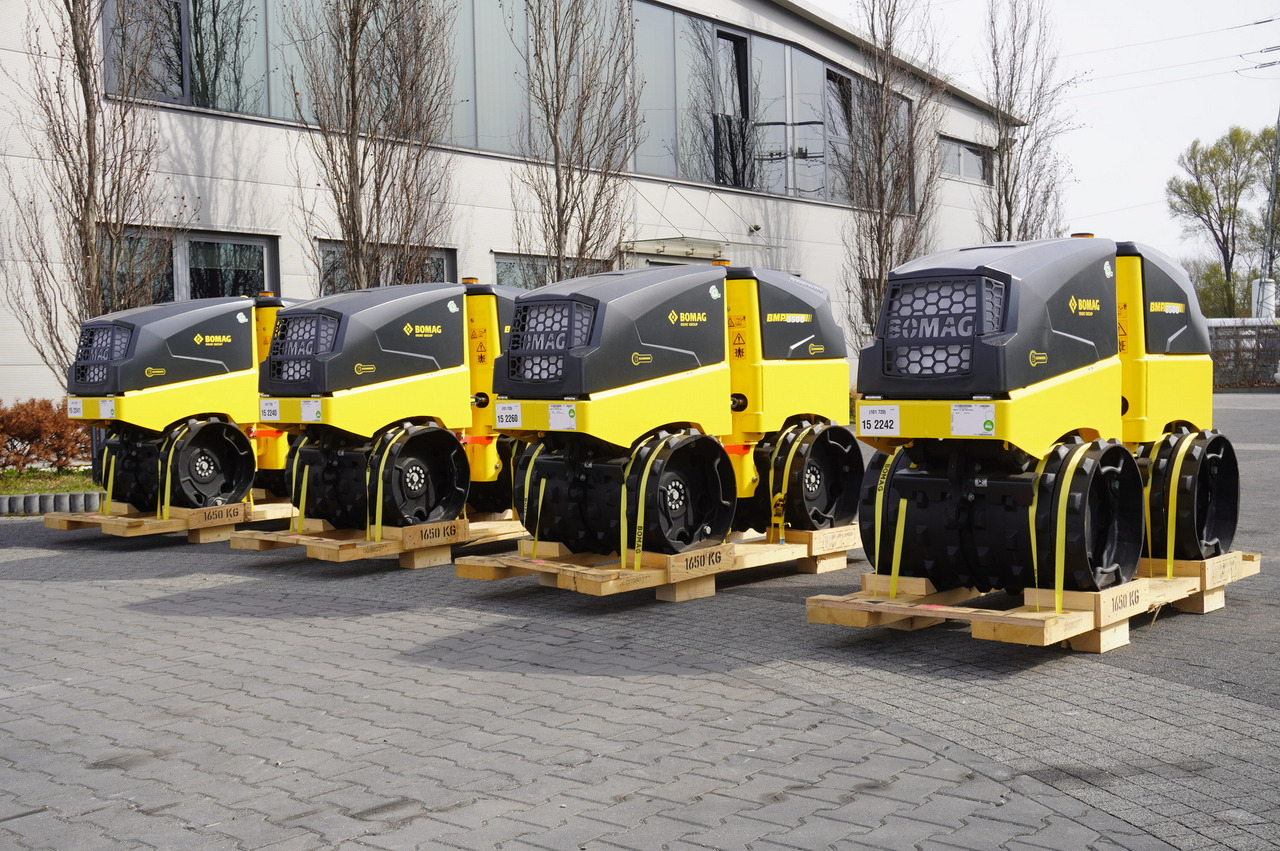 BOMAG BMP 8500 brand-new trench roller / Remote Control / 4 units - مداحل الأسفلت الصغيرة: صور 1 BOMAG BMP 8500 brand-new trench roller / Remote Control / 4 units - مداحل الأسفلت الصغيرة: صور 1