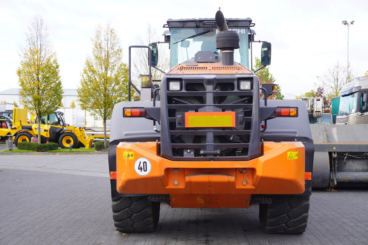 HITACHI ZW220 articulated loader / 2 buckets - اللودر بعجل: صور 5 HITACHI ZW220 articulated loader / 2 buckets - اللودر بعجل: صور 5