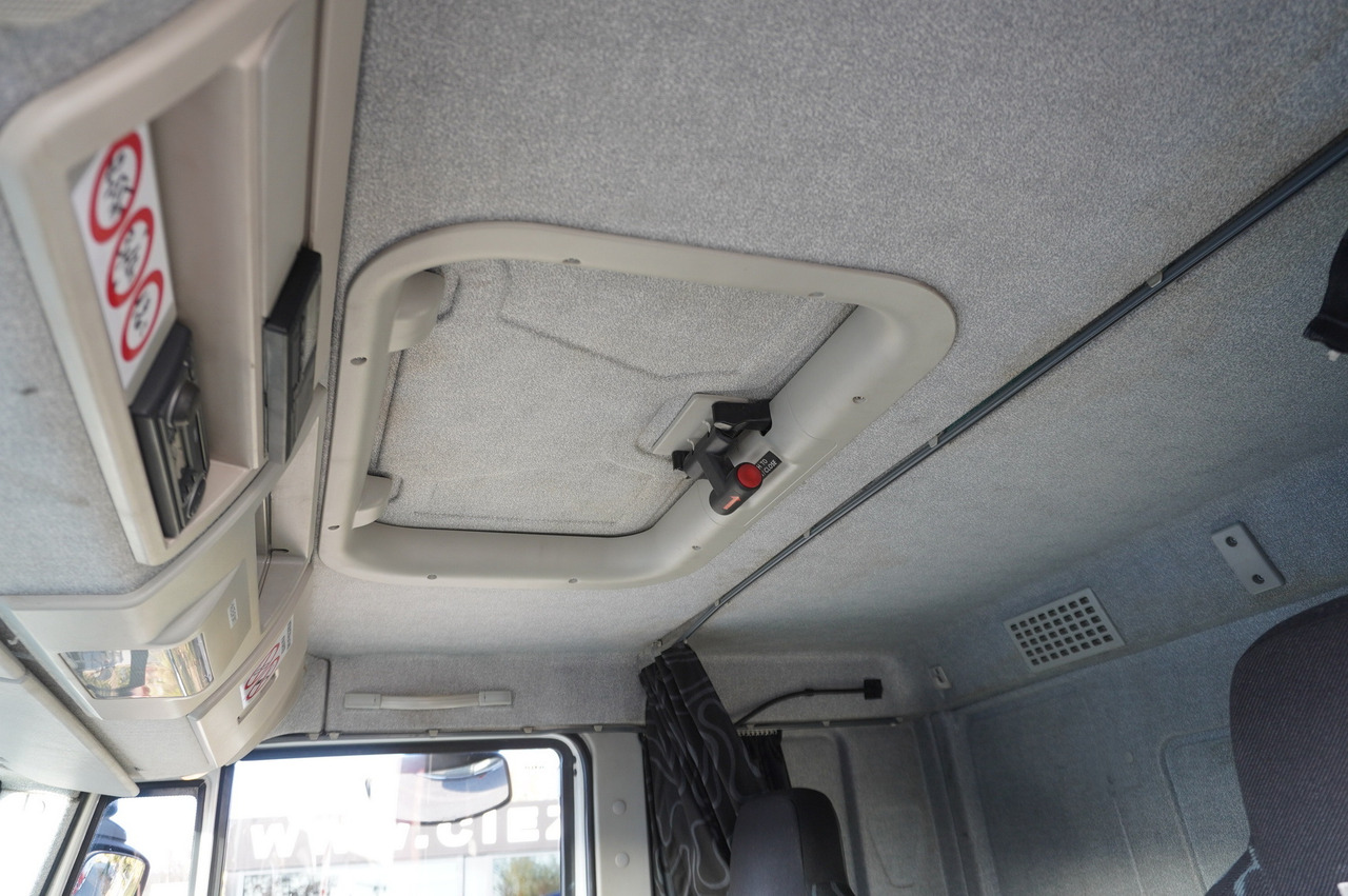 IVECO Eurocargo 120E18 Crane Palfinger / 3-way tipper / sleeper cab إيجار IVECO Eurocargo 120E18 Crane Palfinger / 3-way tipper / sleeper cab: صور 15