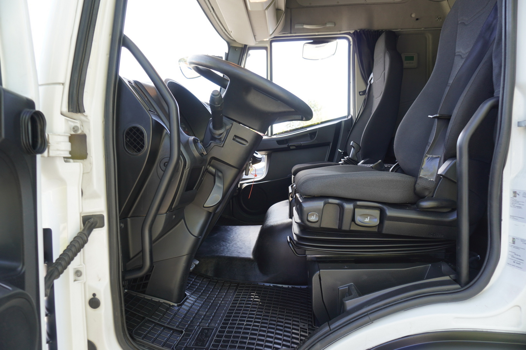 الشاسيه شاحنة IVECO Eurocargo 140e19 4×2 E6 Glob / ADR / frame 8,1m: صور 14 الشاسيه شاحنة IVECO Eurocargo 140e19 4×2 E6 Glob / ADR / frame 8,1m: صور 14