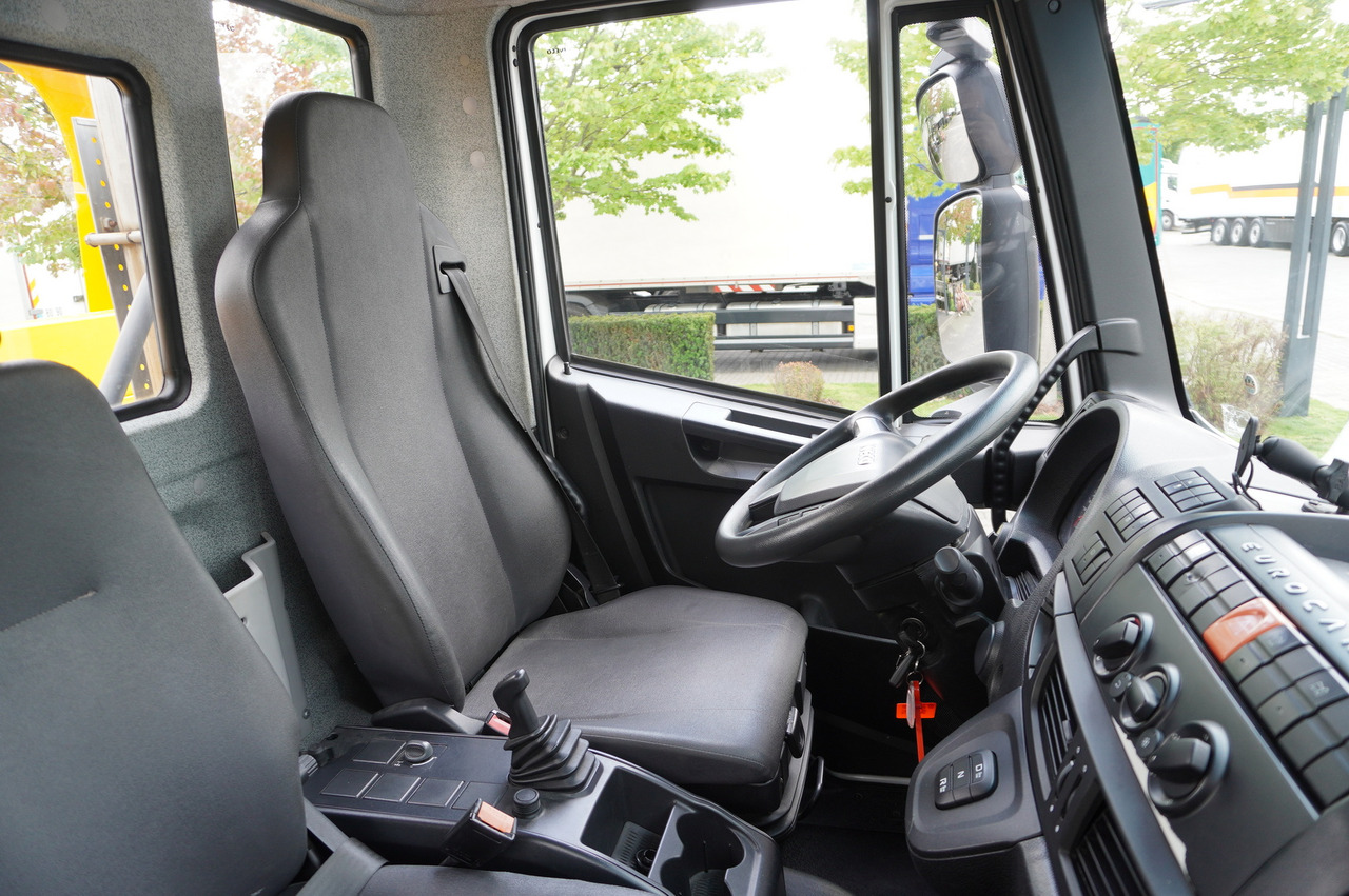 شاحنة نقل سيارات شاحنة IVECO Eurocargo 160-210 / 75,000 km! / OMARS lowered tow truck platform / Fork: صور 31