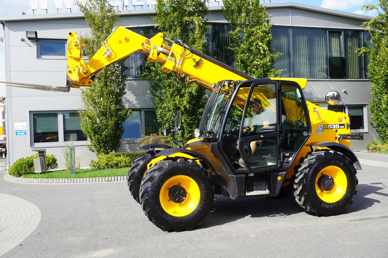 JCB 535-95 / 3.5 T / range 9.5 m / 700 MTH! - جرافة ذات عجلات تلسكوبية: صور 5 JCB 535-95 / 3.5 T / range 9.5 m / 700 MTH! - جرافة ذات عجلات تلسكوبية: صور 5
