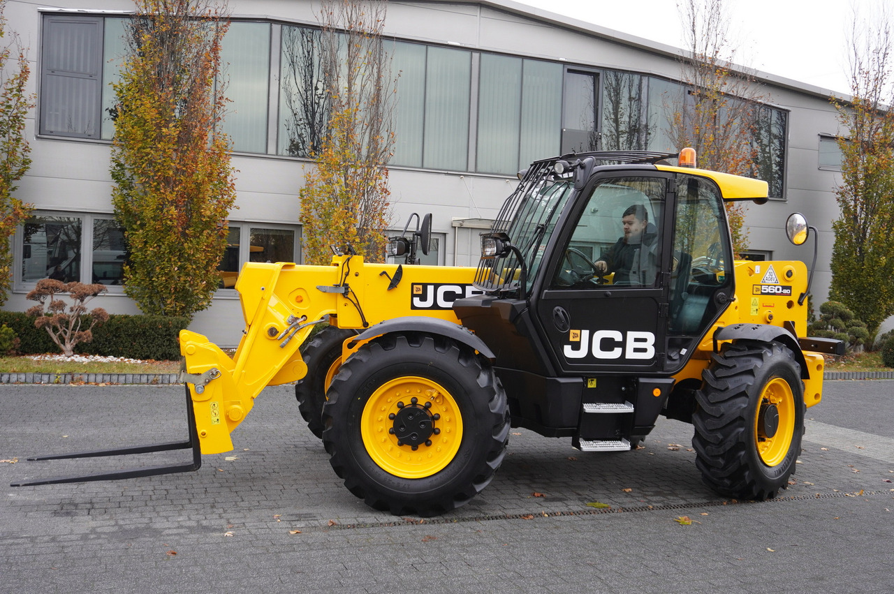JCB 560-80 / 6 ton lifting capacity / power 146 HP - جرافة ذات عجلات تلسكوبية: صور 5 JCB 560-80 / 6 ton lifting capacity / power 146 HP - جرافة ذات عجلات تلسكوبية: صور 5
