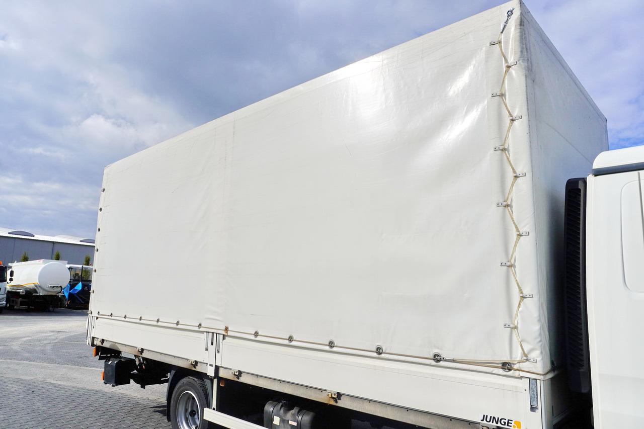 JUNGE Tarpaulin body + lift Dhollandia 1000 kg - جسم السيارة - بغطاء جانبي: صور 5 JUNGE Tarpaulin body + lift Dhollandia 1000 kg - جسم السيارة - بغطاء جانبي: صور 5
