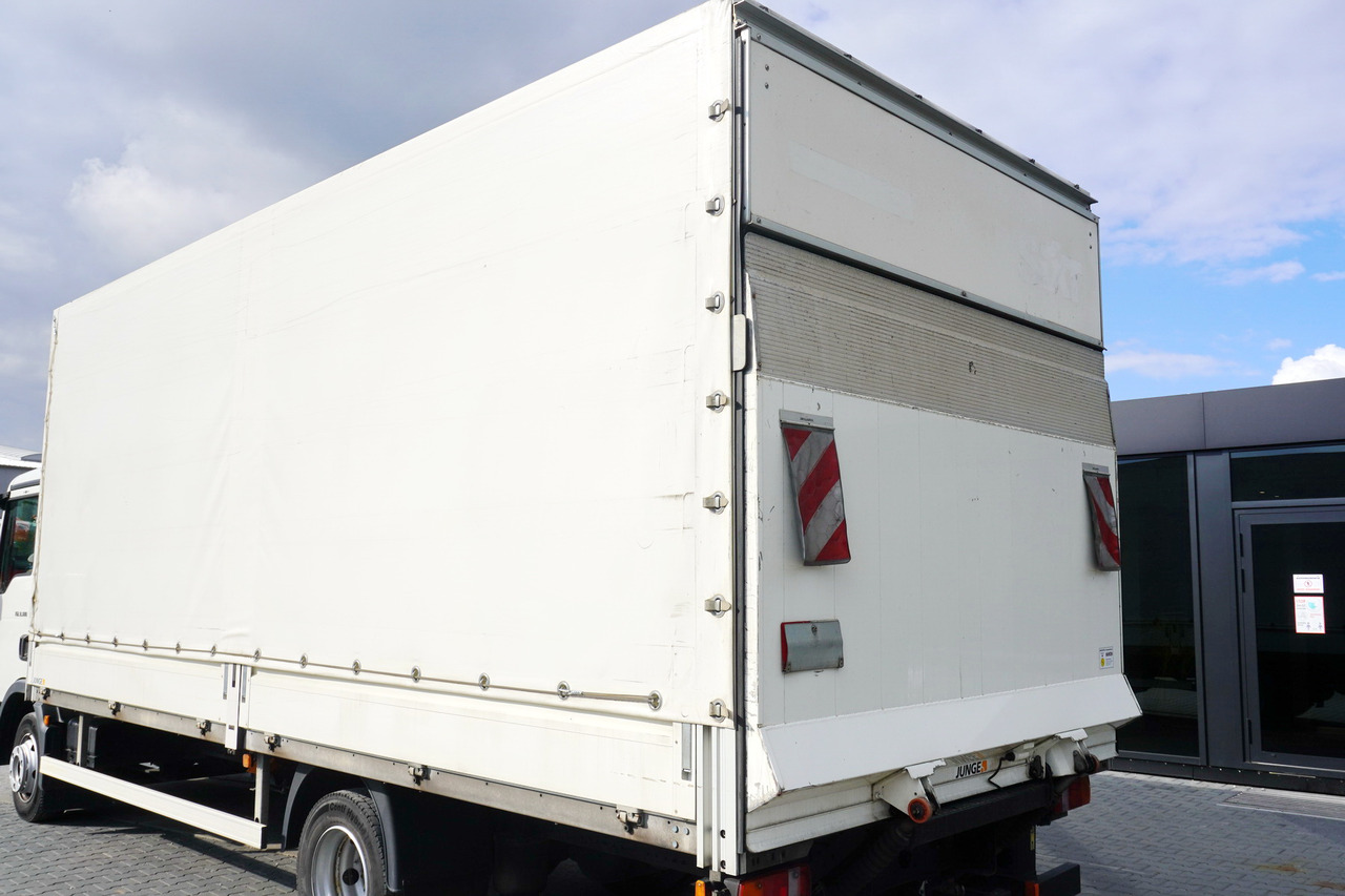JUNGE Tarpaulin body + lift Dhollandia 1000 kg - جسم السيارة - بغطاء جانبي: صور 4 JUNGE Tarpaulin body + lift Dhollandia 1000 kg - جسم السيارة - بغطاء جانبي: صور 4