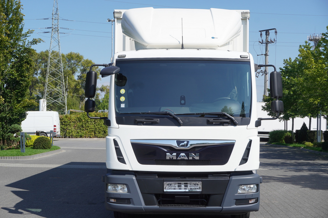 MAN TGL 12.190 / Curtainsider 19 EPAL / Sleeper cab إيجار MAN TGL 12.190 / Curtainsider 19 EPAL / Sleeper cab: صور 9