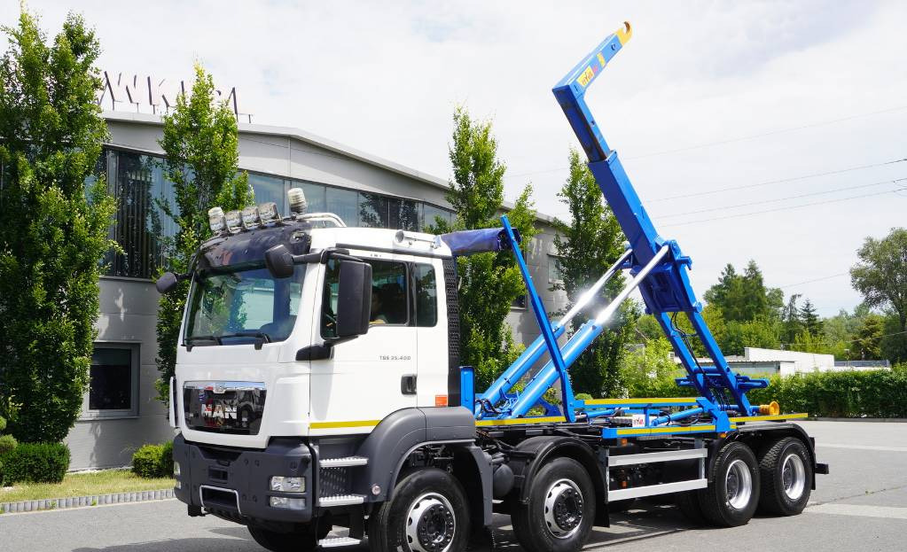 MAN TGS 35.400 8×4 HYVA LIFT 32.56 SE hooklift - شاحنة ذات الخطاف: صور 1 MAN TGS 35.400 8×4 HYVA LIFT 32.56 SE hooklift - شاحنة ذات الخطاف: صور 1