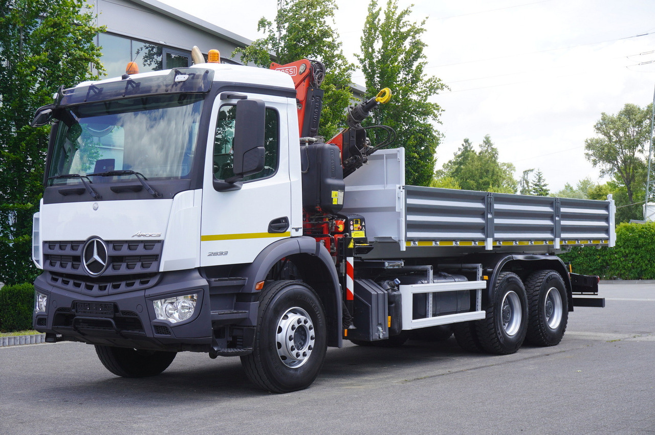 MERCEDES-BENZ AROCS 2633 6x4 / 5.5 T crane FASSI F135 / Tipper 15 EPAL - قلابات, شاحنة كرين: صور 2 MERCEDES-BENZ AROCS 2633 6x4 / 5.5 T crane FASSI F135 / Tipper 15 EPAL - قلابات, شاحنة كرين: صور 2