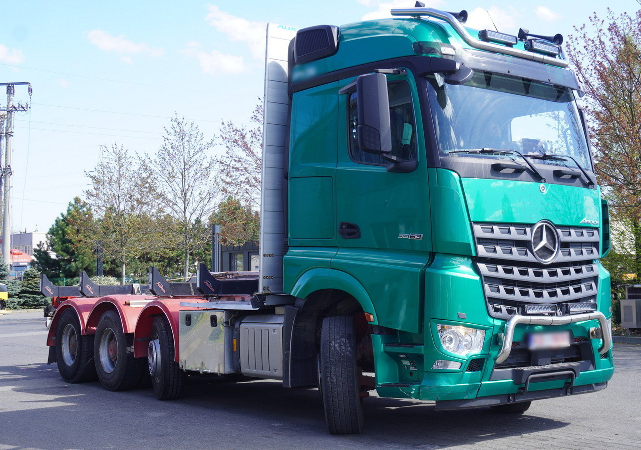 Mercedes-Benz Arocs 3563 8 × 4 / 630 HP / steered axle / Logging superstructure - شاحنة كرين: صور 1 Mercedes-Benz Arocs 3563 8 × 4 / 630 HP / steered axle / Logging superstructure - شاحنة كرين: صور 1
