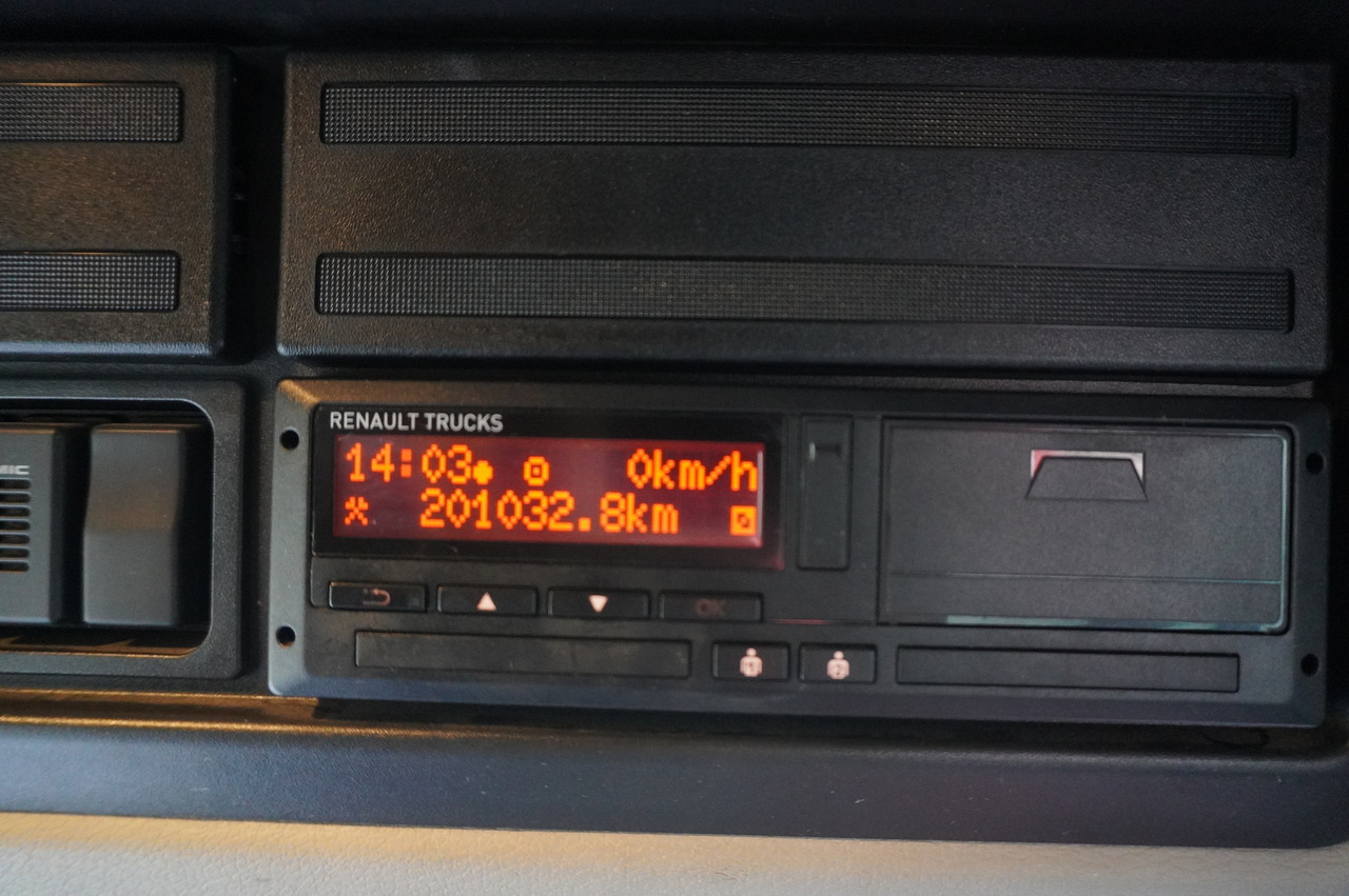 RENAULT C280 DTI 8 / FASSI crane 5.6 T / 560 MTH / range 8 m / Flatbed 15 EPAL - شاحنات مسطحة, شاحنة كرين: صور 4 RENAULT C280 DTI 8 / FASSI crane 5.6 T / 560 MTH / range 8 m / Flatbed 15 EPAL - شاحنات مسطحة, شاحنة كرين: صور 4