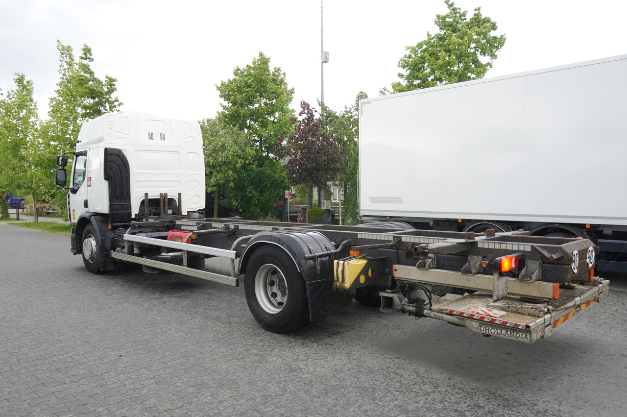 RENAULT D19 Wide Glob / BDF / load capacity 11t / 280 thousand km / tail lift - الشاسيه شاحنة: صور 3 RENAULT D19 Wide Glob / BDF / load capacity 11t / 280 thousand km / tail lift - الشاسيه شاحنة: صور 3
