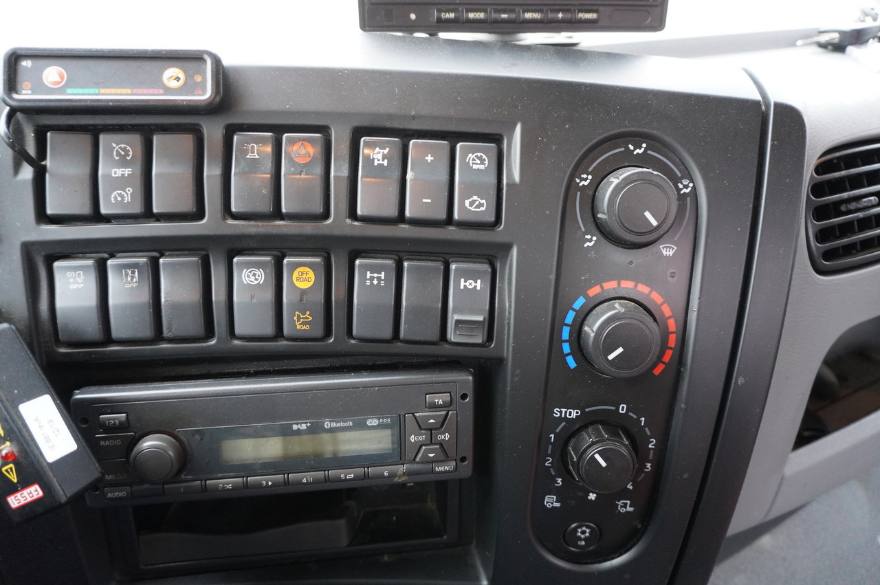 شاحنة كرين RENAULT RENAULT C280 DTI 8 / FASSI crane 5.6 T / 560 MTH / range 8 m / Flatbed 15 EPAL: صور 21 شاحنة كرين RENAULT RENAULT C280 DTI 8 / FASSI crane 5.6 T / 560 MTH / range 8 m / Flatbed 15 EPAL: صور 21