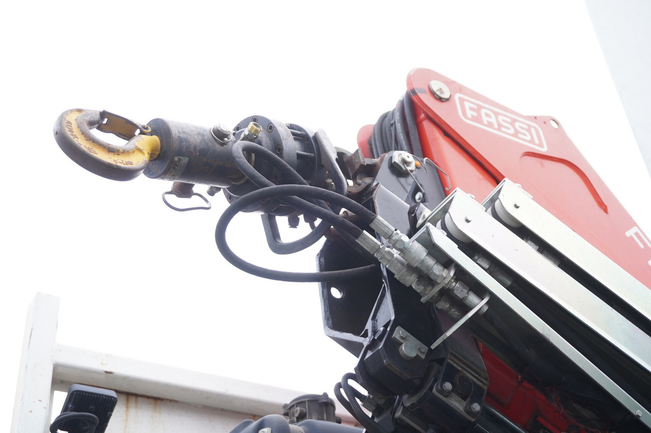 شاحنة كرين RENAULT RENAULT C280 DTI 8 / FASSI crane 5.6 T / 560 MTH / range 8 m / Flatbed 15 EPAL: صور 16 شاحنة كرين RENAULT RENAULT C280 DTI 8 / FASSI crane 5.6 T / 560 MTH / range 8 m / Flatbed 15 EPAL: صور 16