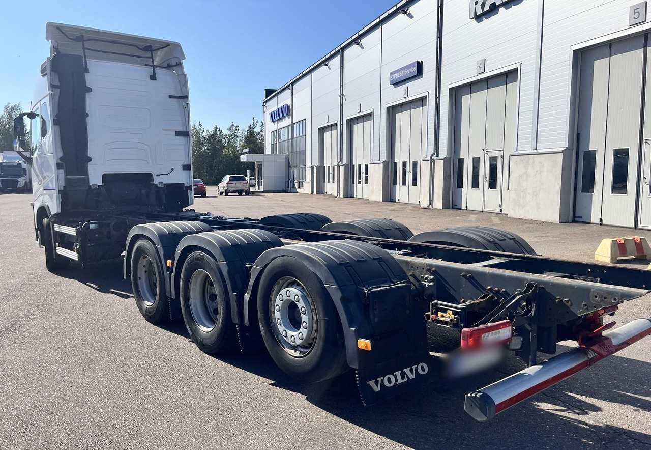 VOLVO FH 650 8x4 / Truck chassis / Sleeper cab - الشاسيه شاحنة: صور 4 VOLVO FH 650 8x4 / Truck chassis / Sleeper cab - الشاسيه شاحنة: صور 4