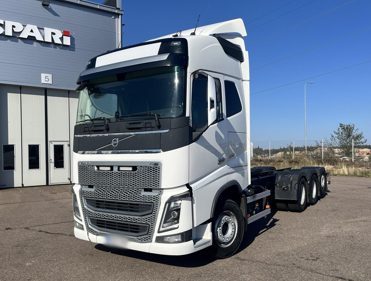 VOLVO FH 650 8x4 / Truck chassis / Sleeper cab - شاحنة كرين: صور 2 VOLVO FH 650 8x4 / Truck chassis / Sleeper cab - شاحنة كرين: صور 2