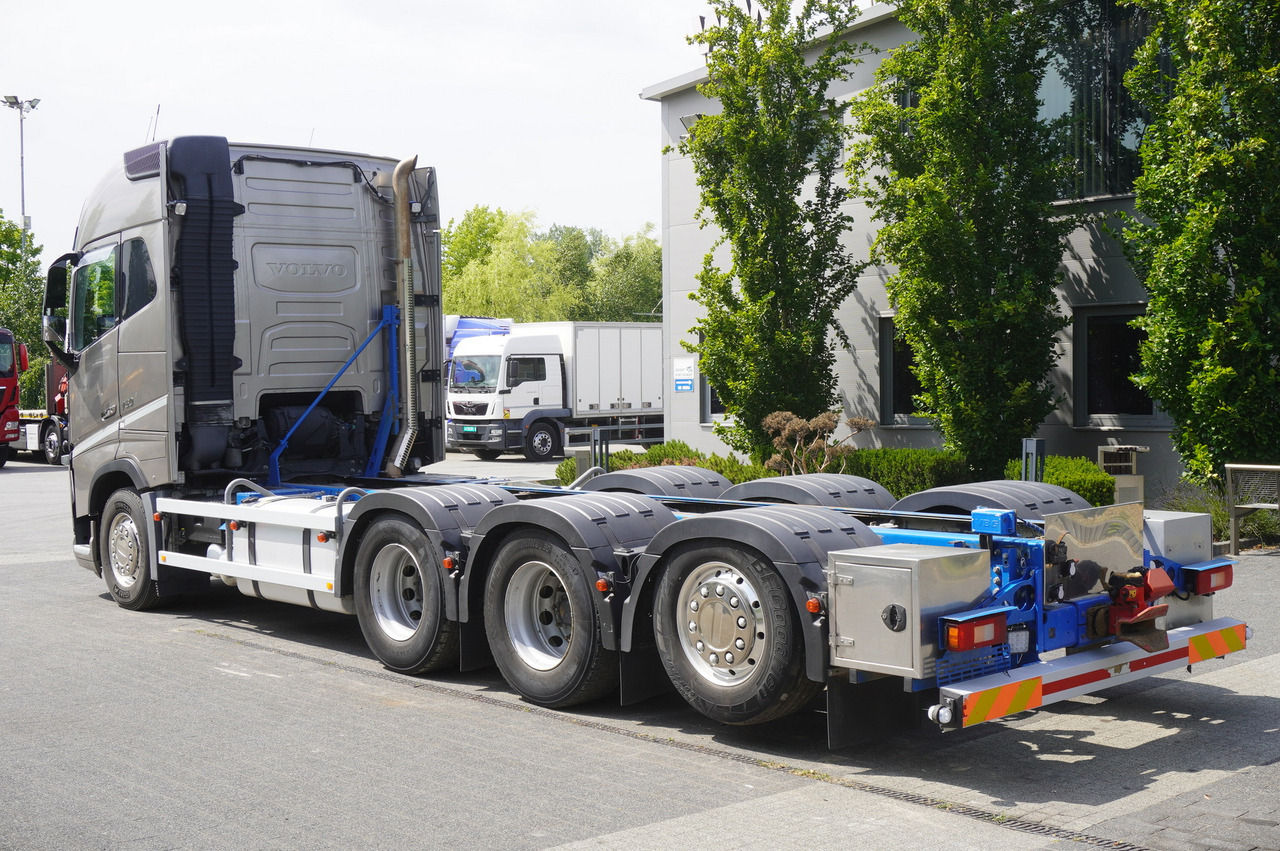 VOLVO FH16 750 8x4x4 / 750 HP! / Frame 685 cm / Steered 4th axle - شاحنة كرين: صور 4 VOLVO FH16 750 8x4x4 / 750 HP! / Frame 685 cm / Steered 4th axle - شاحنة كرين: صور 4