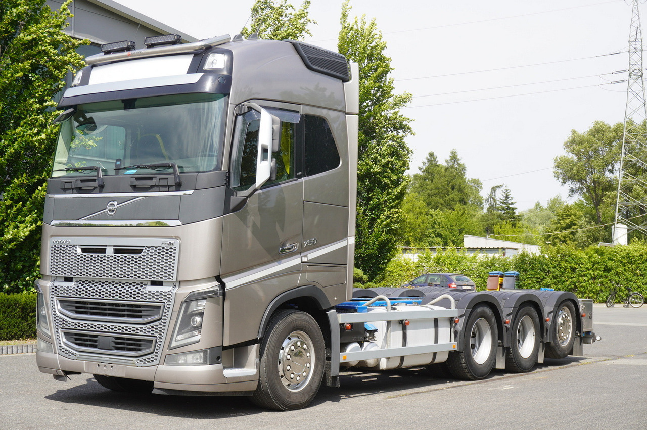 VOLVO FH16 750 8x4x4 / 750 HP! / Frame 685 cm / Steered 4th axle - شاحنة كرين: صور 2 VOLVO FH16 750 8x4x4 / 750 HP! / Frame 685 cm / Steered 4th axle - شاحنة كرين: صور 2