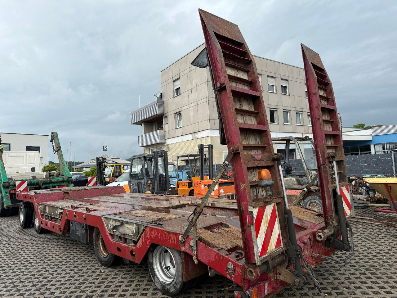 DEMMLER TÜ 4 Mit Radmulden 40To - عربة مسطحة منخفضة مقطورة: صور 4 DEMMLER TÜ 4 Mit Radmulden 40To - عربة مسطحة منخفضة مقطورة: صور 4