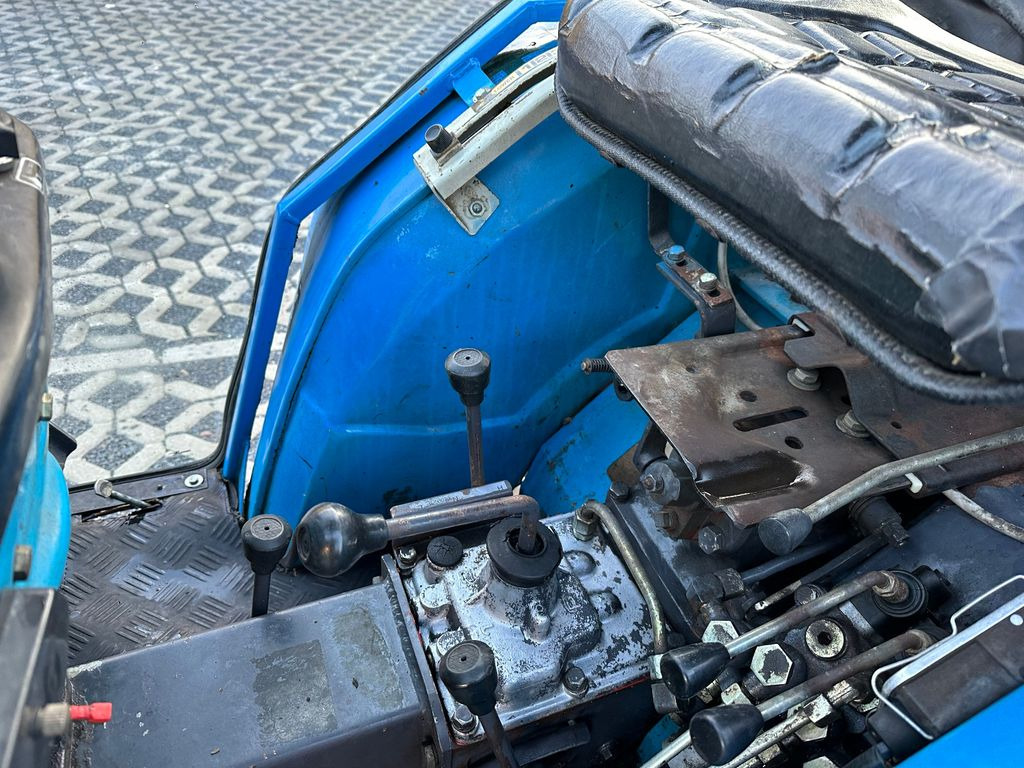 جرارات البلدية Mitsubishi MT 180 DL Winterdienst und mäherwerk: صور 9