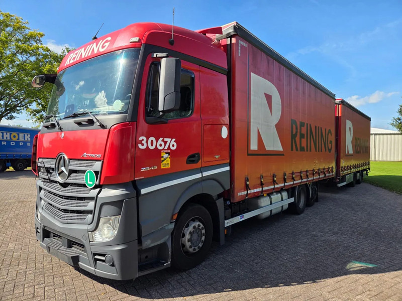 Mercedes-Benz Actros 2545 6X2 Retarder Volumecombi - شاحنة ستارة: صور 1 Mercedes-Benz Actros 2545 6X2 Retarder Volumecombi - شاحنة ستارة: صور 1