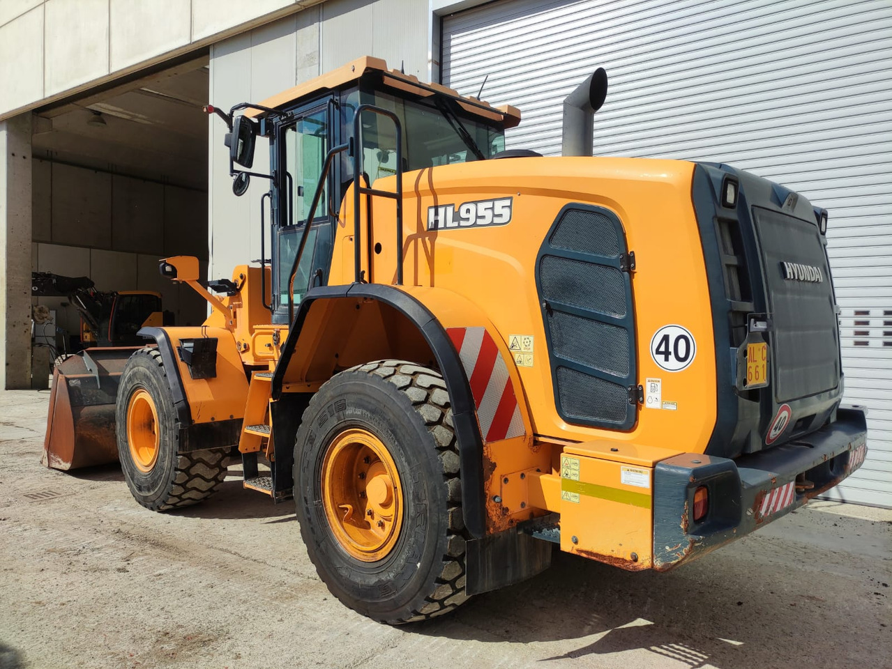 HYUNDAI HL955 - لودر: صور 2 HYUNDAI HL955 - لودر: صور 2