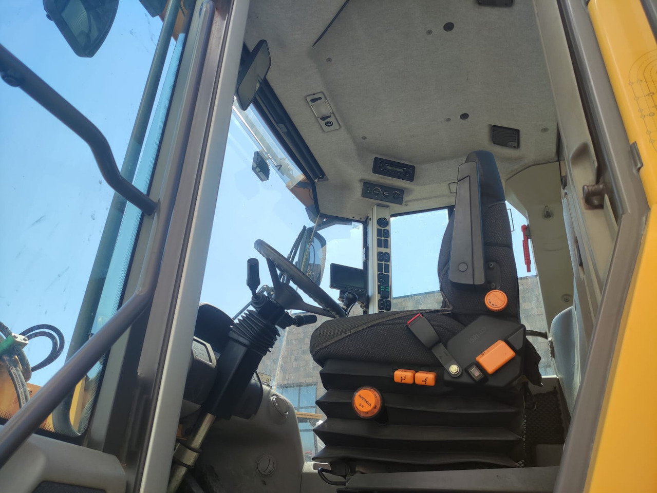 VOLVO L60F - اللودر بعجل: صور 5 VOLVO L60F - اللودر بعجل: صور 5