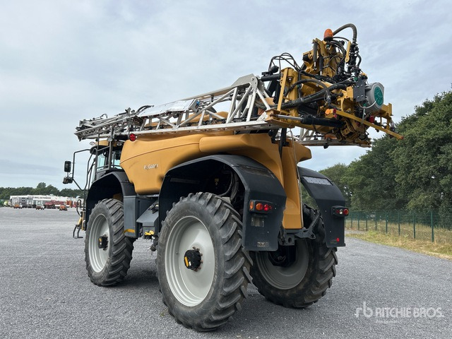 2010 Challenger RoGator 655 30 m 4x4 High Clearance Self-Propelled Sprayer - آلة الرش ذاتية الحركة: صور 3 2010 Challenger RoGator 655 30 m 4x4 High Clearance Self-Propelled Sprayer - آلة الرش ذاتية الحركة: صور 3