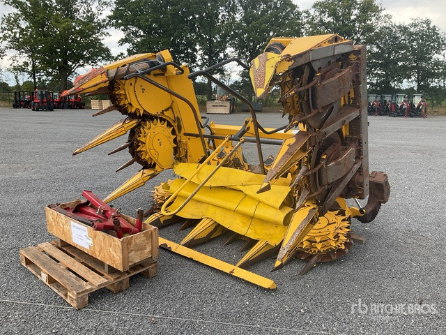 2010 New Holland 360 Forage Harvester Header - معدات حصادة الأعلاف: صور 2 2010 New Holland 360 Forage Harvester Header - معدات حصادة الأعلاف: صور 2