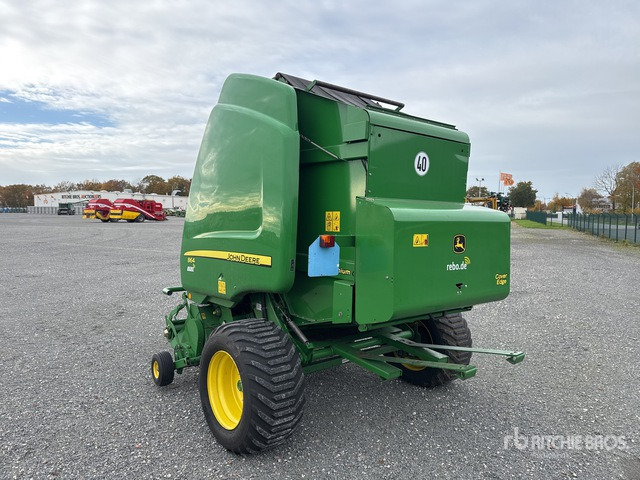 2012 John Deere 864 Premium Round Baler - مكبس القش الدائري: صور 4 2012 John Deere 864 Premium Round Baler - مكبس القش الدائري: صور 4